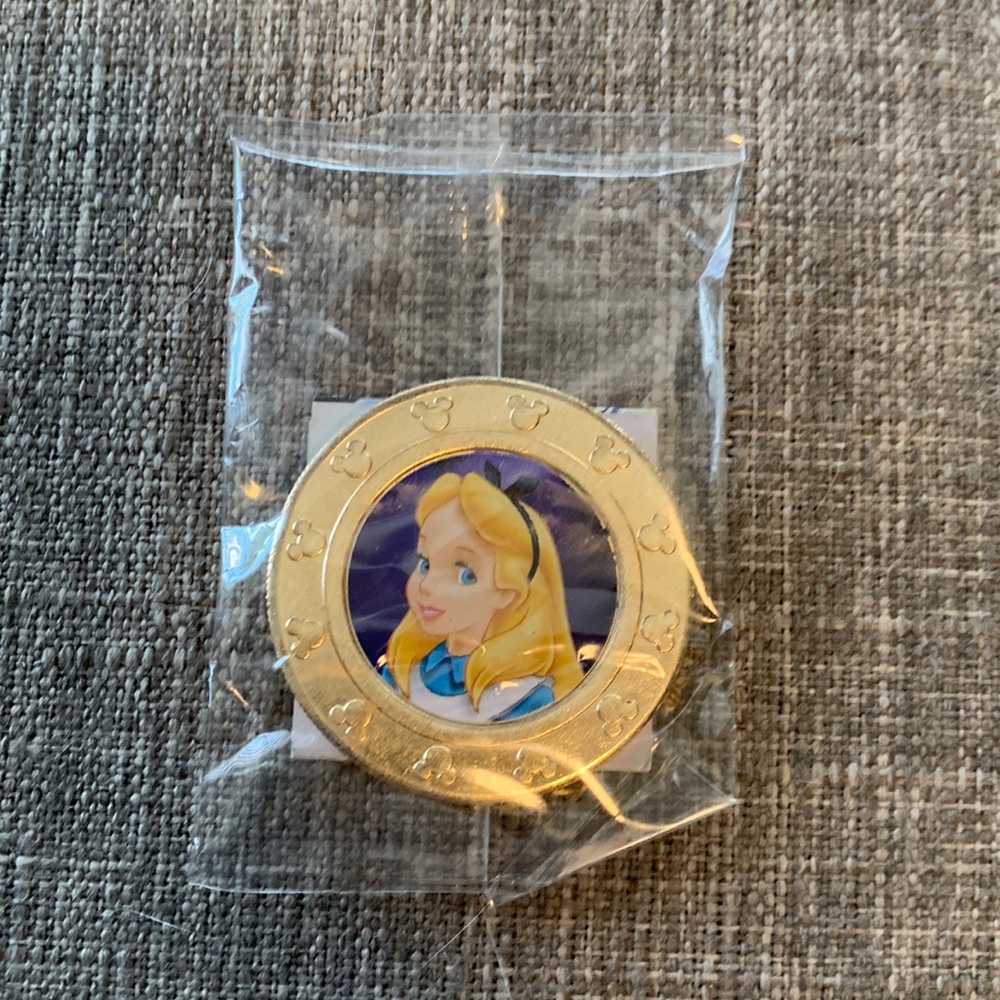 Disney Wonder Ball 100 Alice Coin